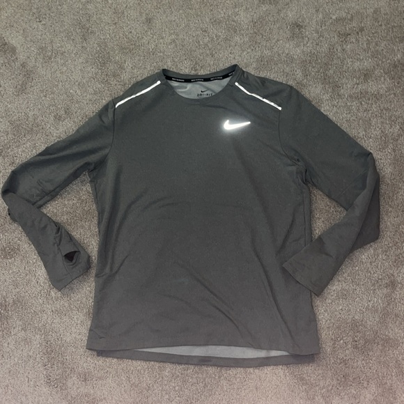 Nike thermal reflective running shirt - Picture 2 of 5